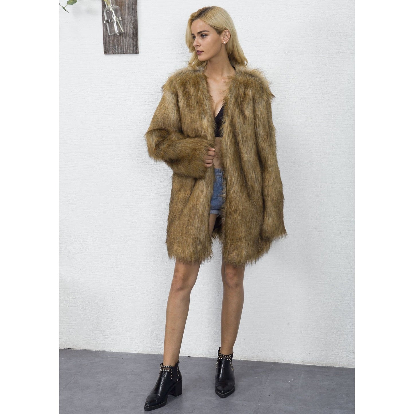 Fashionable Warm Fleece-lined Women's Faux Fur Coat